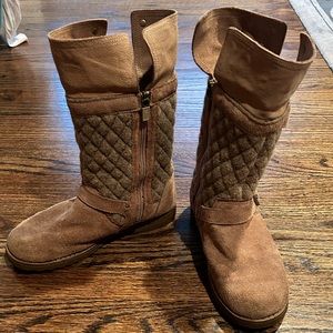 Girl’s Quilted Ugg Boots Size 5